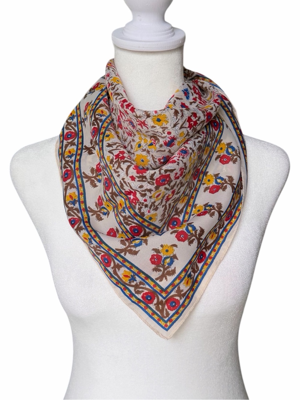 🌼Morsly Floral Printed Beige Scarf. Made in Italy, 26 x 26, 100% Polyester - Picture 6 of 12